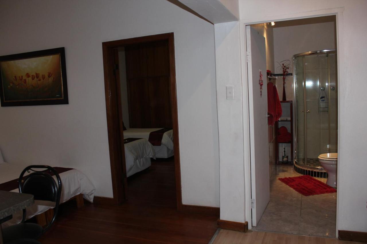 Lüderitz Villelodge Accommodation מראה חיצוני תמונה